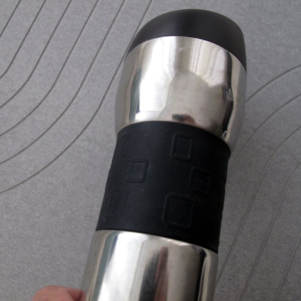 SHARPER IMAGE Thermos STAINLESS Steeel M-UG, black with silicone